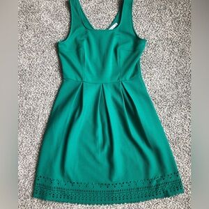 Green Sleeveless Fit-and-Flare Dress - JustFab - Medium